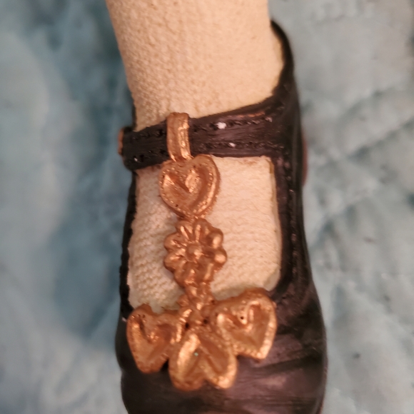 The BOYD'S COLLECTION Doll - Picture 10 of 12